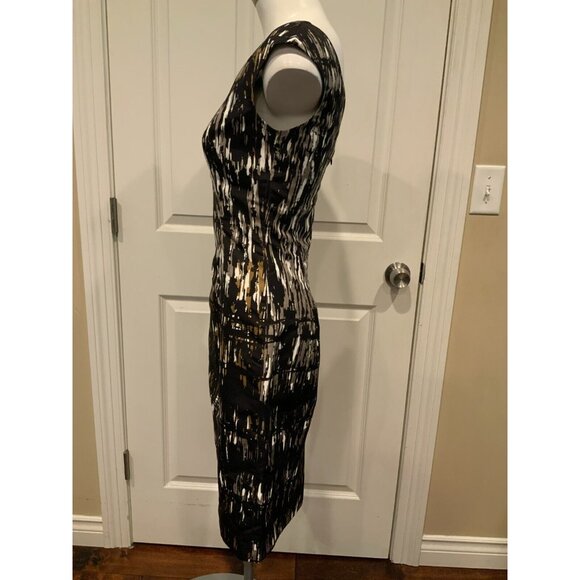 Monique Lhuillier Black Gray White Print V-Neck Fitted Sheath Dress, Size 0 - Picture 4 of 8